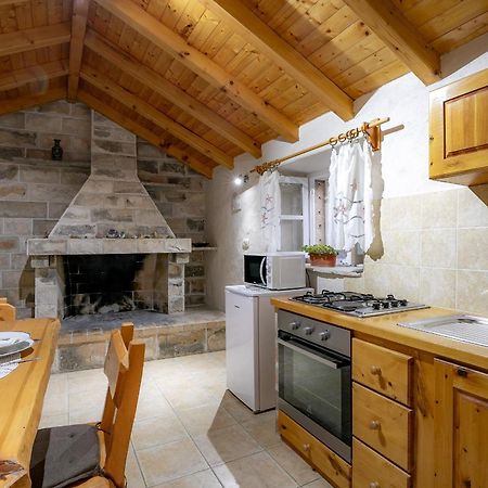 Stone House Harmony Apartment Zrnovo Bagian luar foto