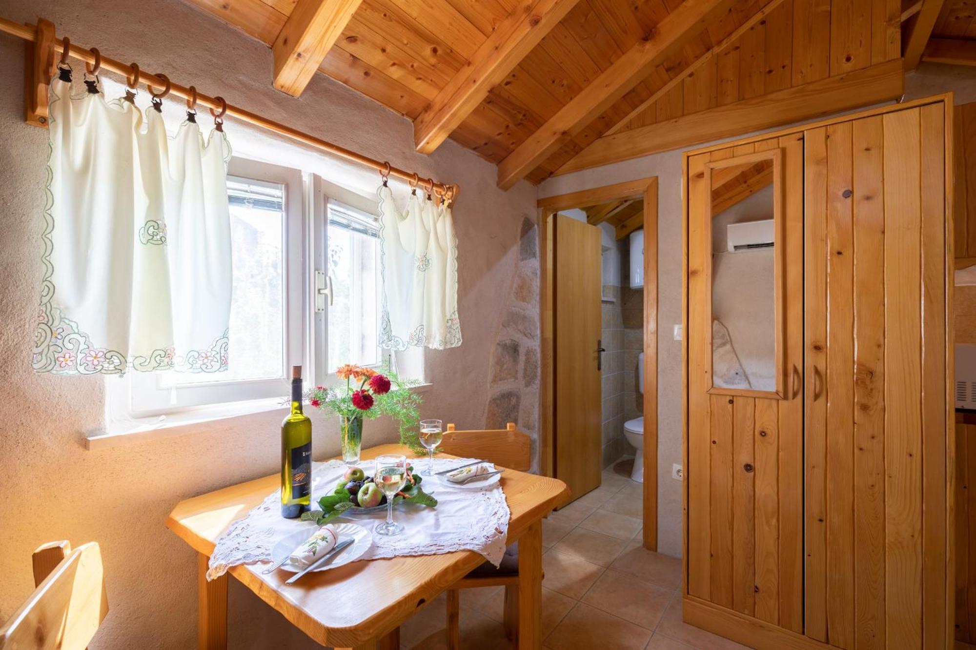 Stone House Harmony Apartment Zrnovo Bagian luar foto